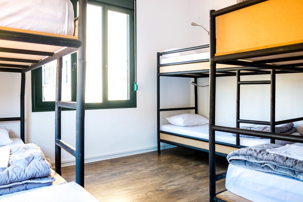 Destil Hostel Tirana Extérieur photo