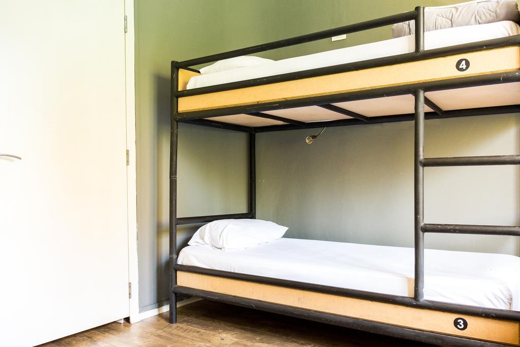 Destil Hostel Tirana Extérieur photo