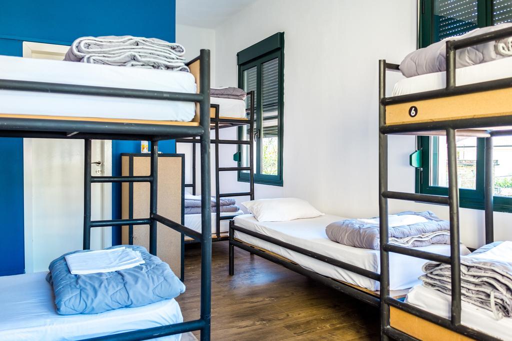 Destil Hostel Tirana Extérieur photo