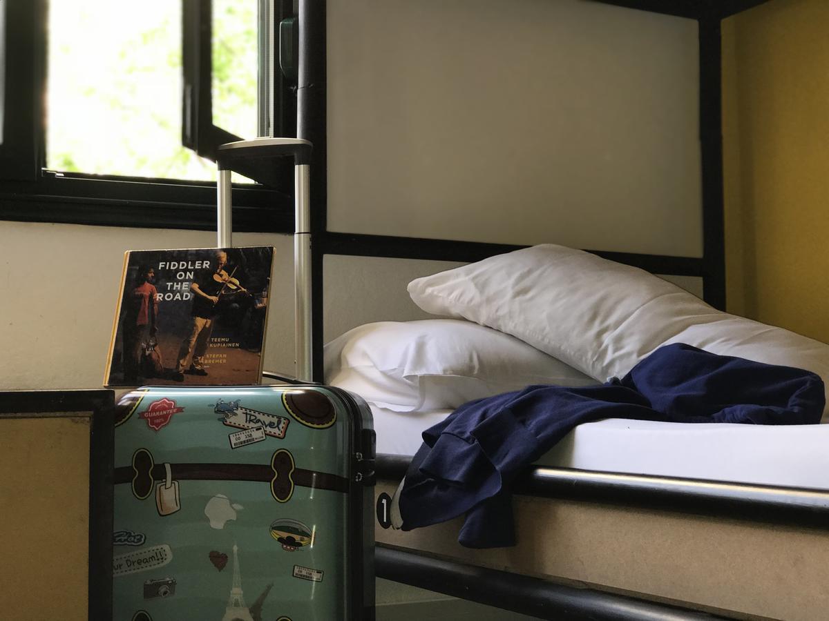 Destil Hostel Tirana Extérieur photo